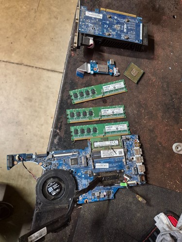 Mixed lot computer components - mixed,